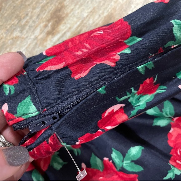 Janie and Jack 4t Rose Skirt - Picture 9 of 9